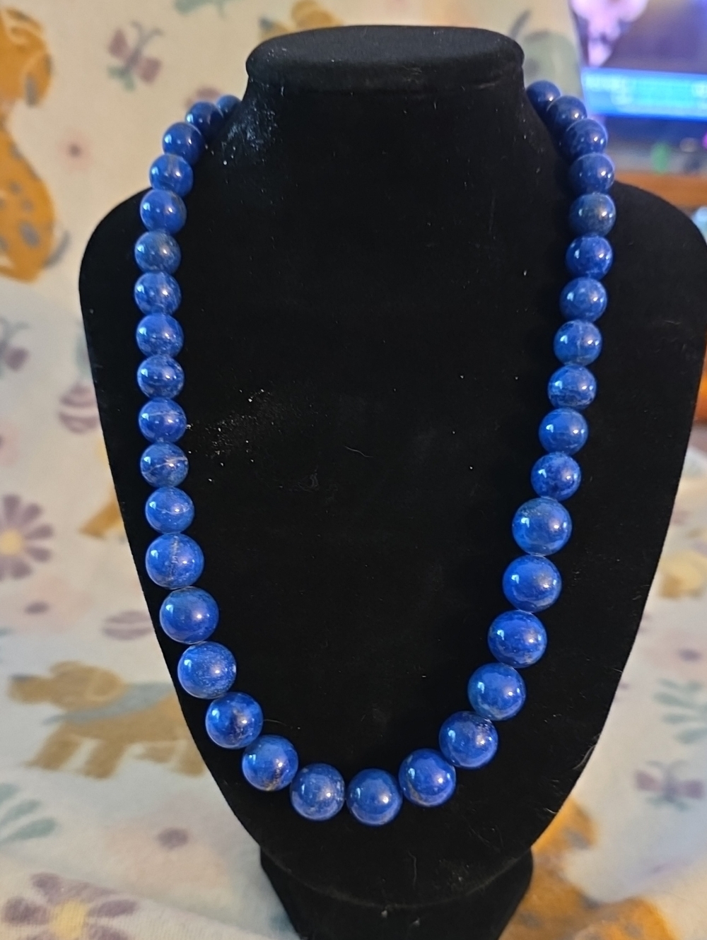 vintage blue lapis lazuli beaded necklace featuring a sterling silver